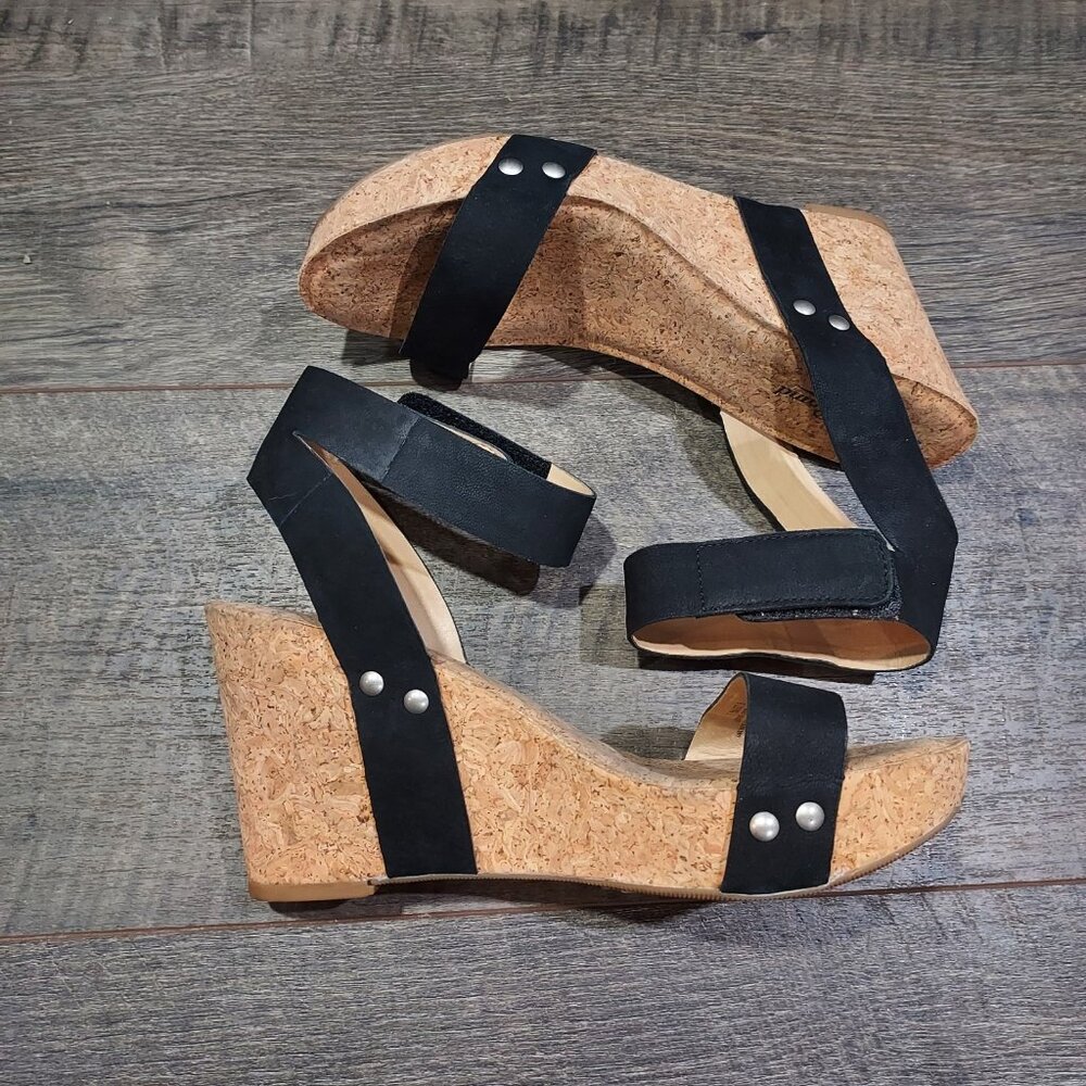 Lucky Brand Black Suede Sandal Ankle Strap Cork Wedge Heel Size7.5M USA Mcdowell - Picture 4 of 9